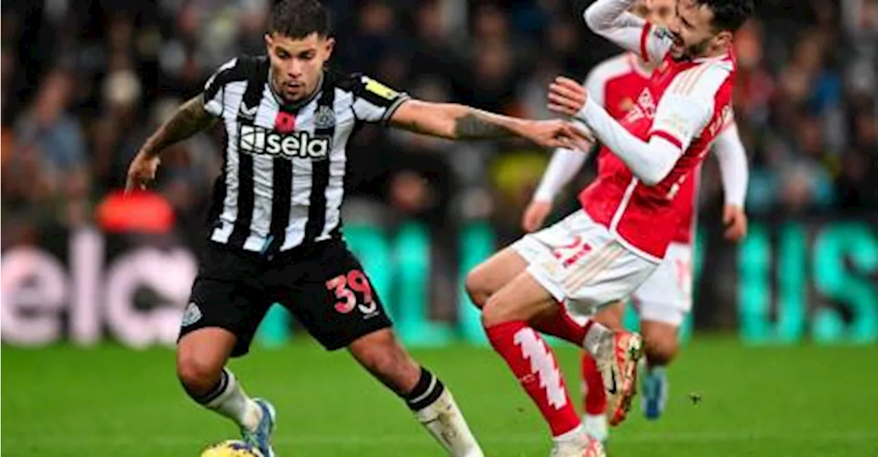 Newcastle inflict first defeat on Arsenal, Fernandes rescues Man Utd