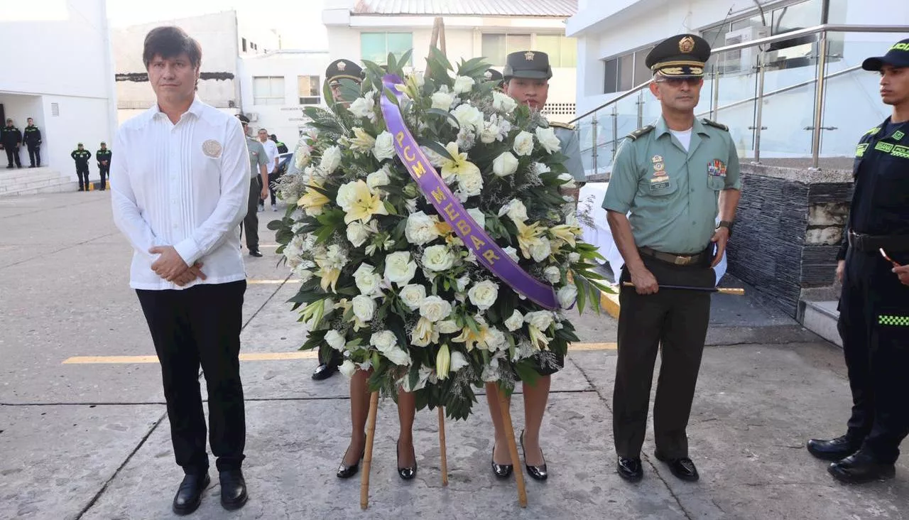 Con ofrenda floral y una eucaristía, Policía en Barranquilla conmemoró sus 132 años