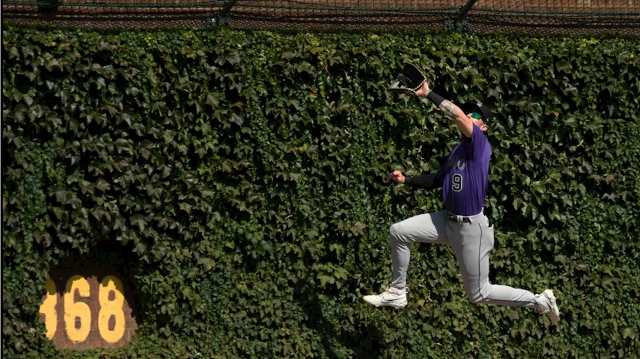 Rockies outfielder wins Gold Glove