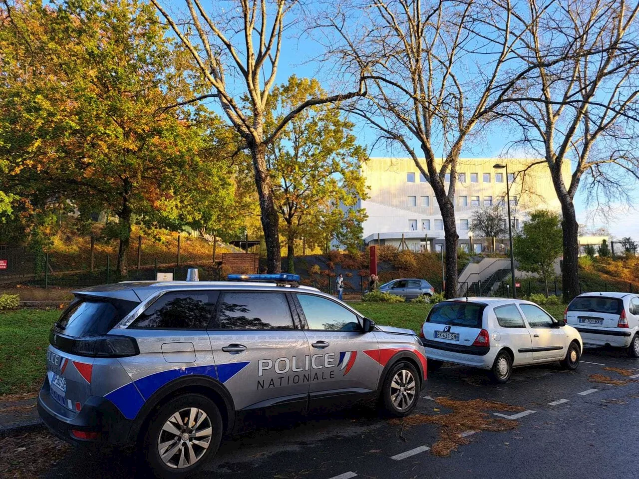 Alerte à la bombe : deux collèges évacués à Fougères | La Chronique Républicaine