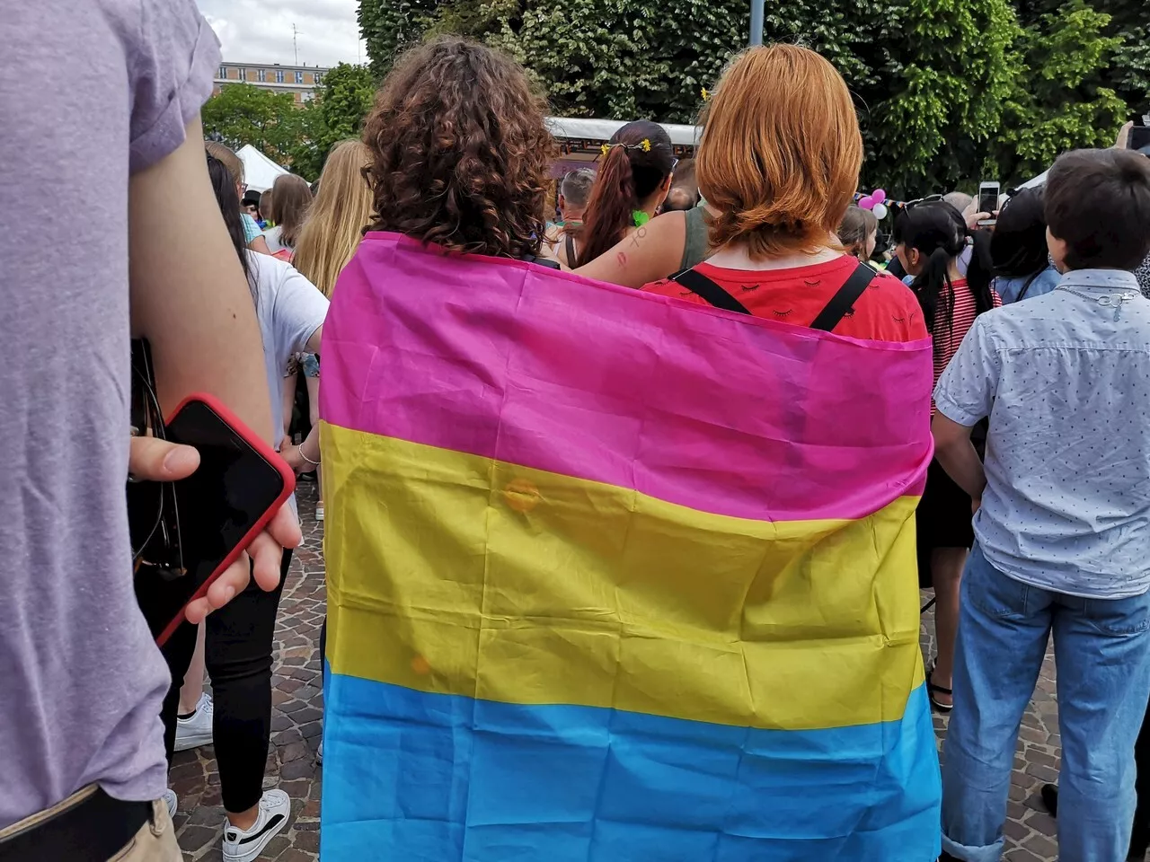 Tract jugé transphobe à Villeneuve-d'Ascq : les assos LGBT+ dénoncent, SOS Éducation se défend