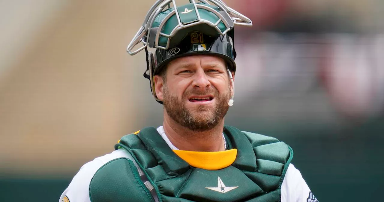 Cleveland Guardians hire Stephen Vogt — a 2-time All-Star catcher with no managerial experience — to replace Terry Francona