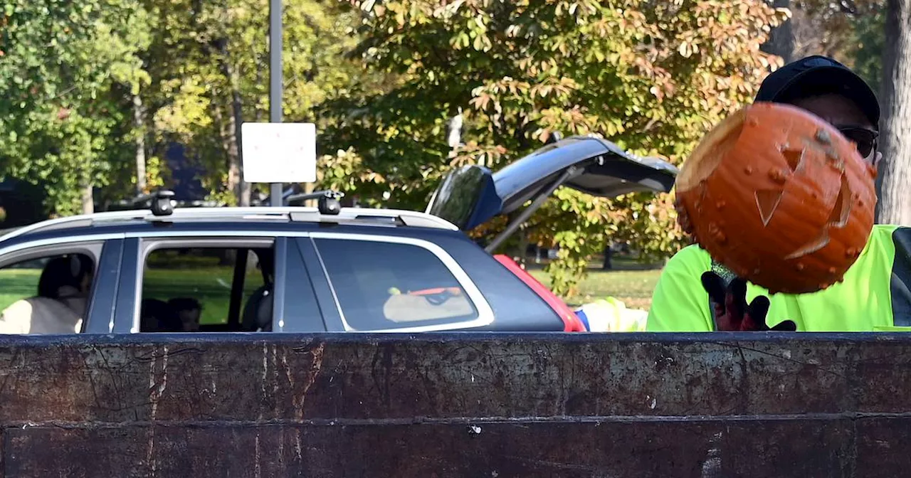 Evanston hosts popular “It’s the Great Pumpkin Compost” Collection Event