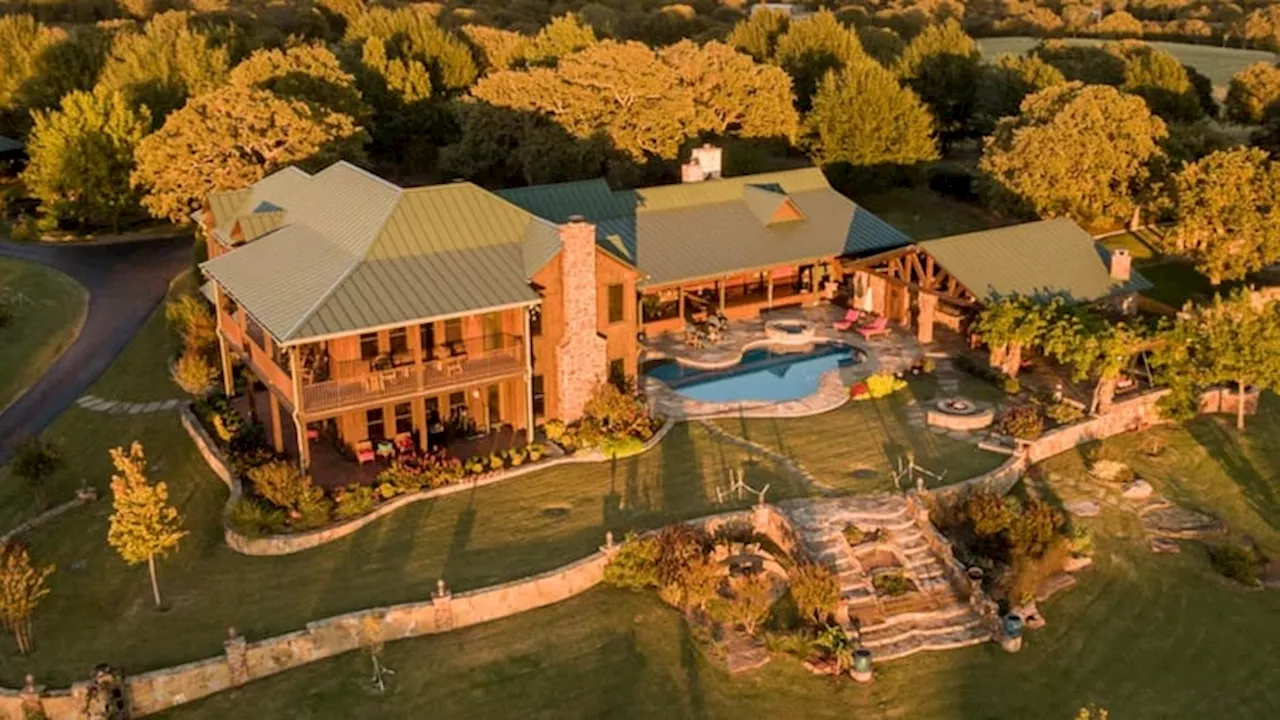 Terry Bradshaw sells 800-acre ranch on the Red River
