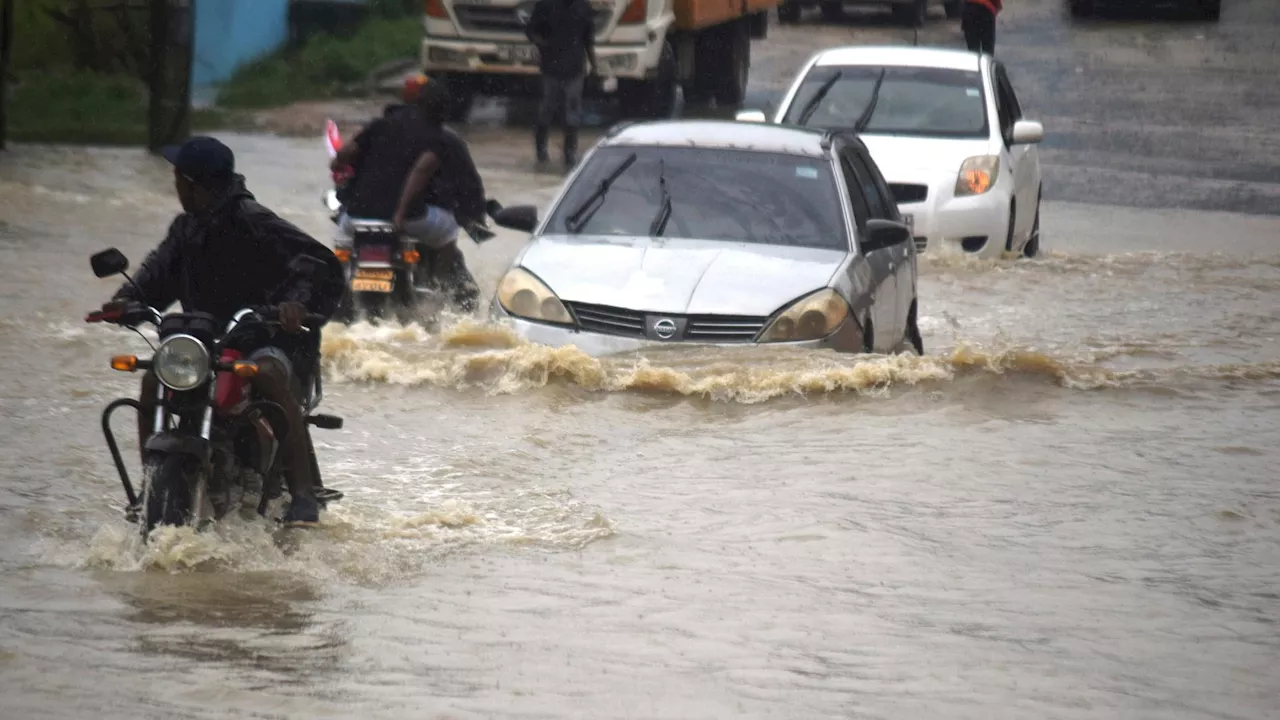 Überschwemmungen nach heftigem Regen in Kenia und Somalia