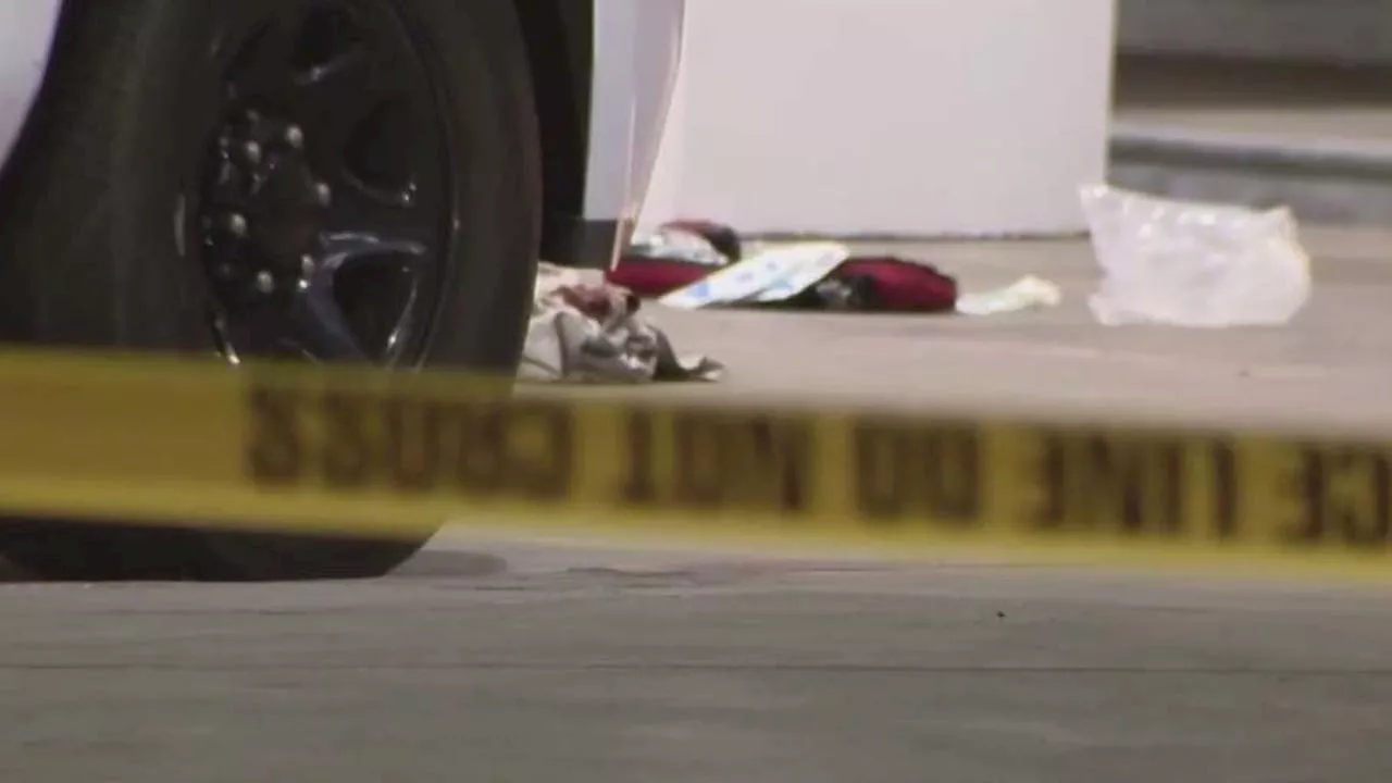 Victim stabbed in chest, found on sidewalk in Glendale