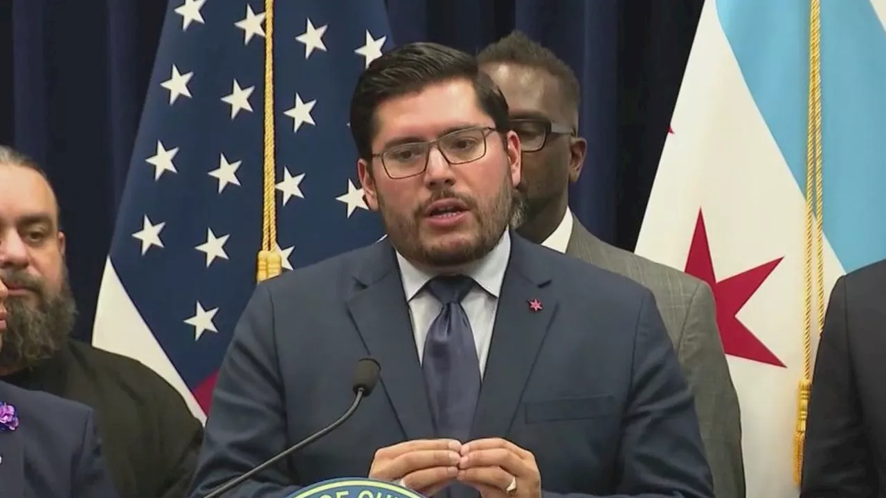 Chicago alderman calls on colleague Carlos Ramirez-Rosa to resign