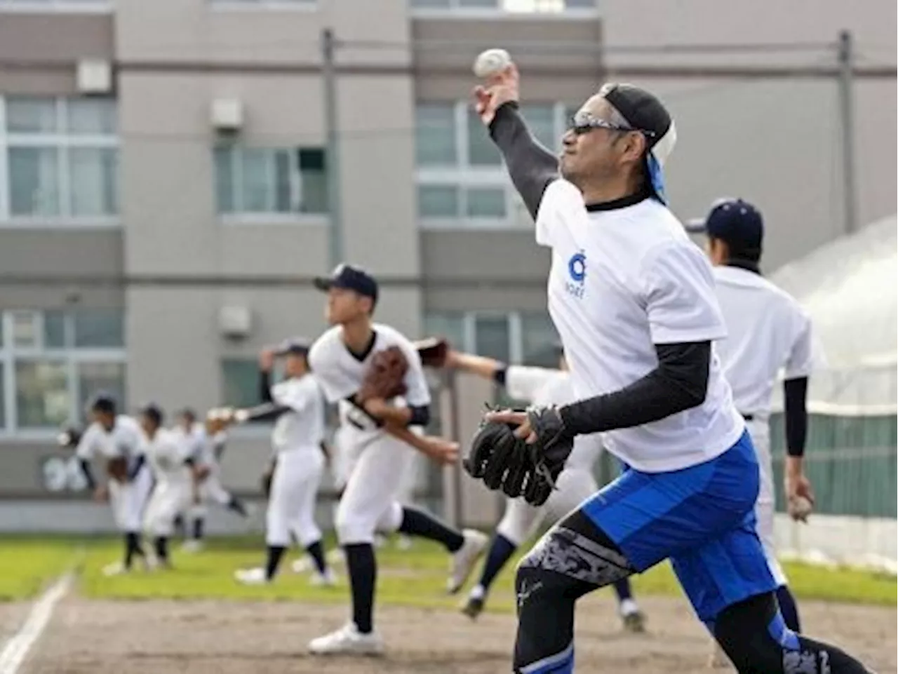 イチロー氏に指導受けた高校生驚き 父と同世代も「すごい動く」 現役時代の姿はYouTubeで