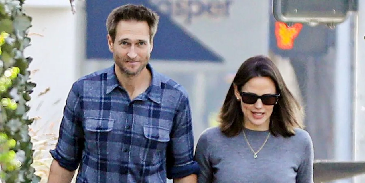 Jennifer Garner and Longtime Boyfriend John Miller Look So in Love on L.A. Lunch Date