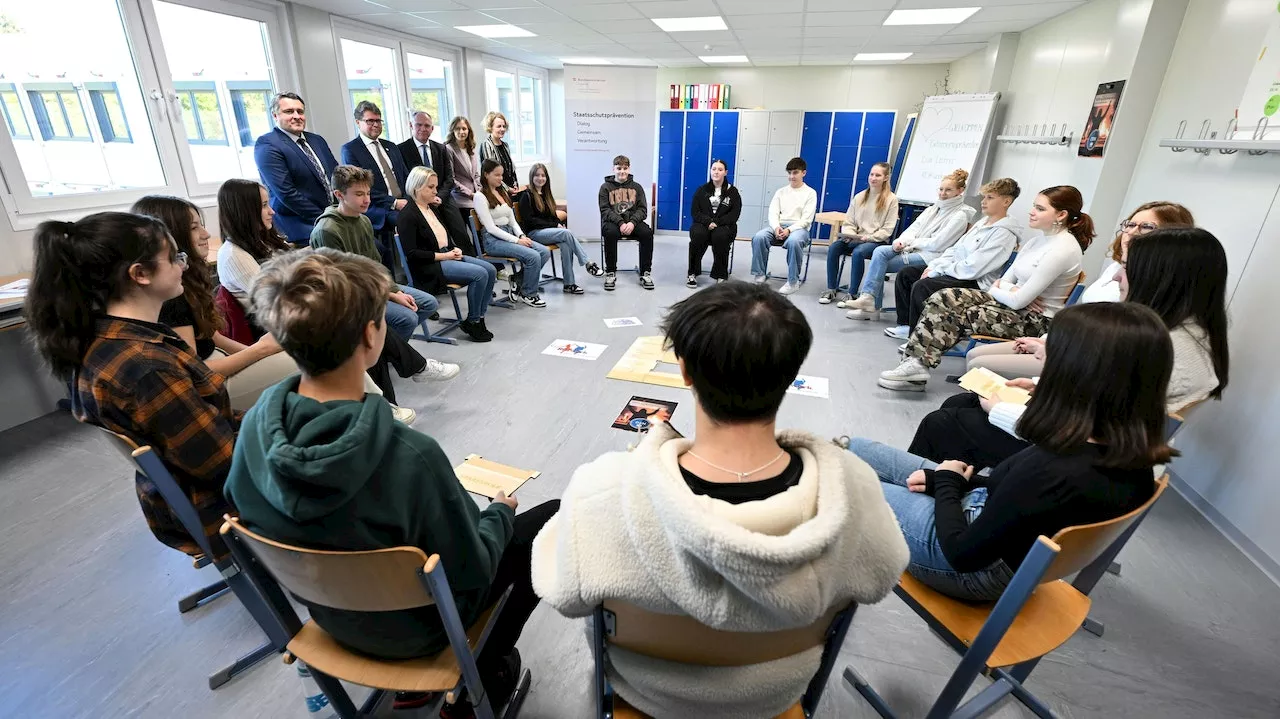 Lehrer warnen vor Radikalisierung: Workshops an Schulen