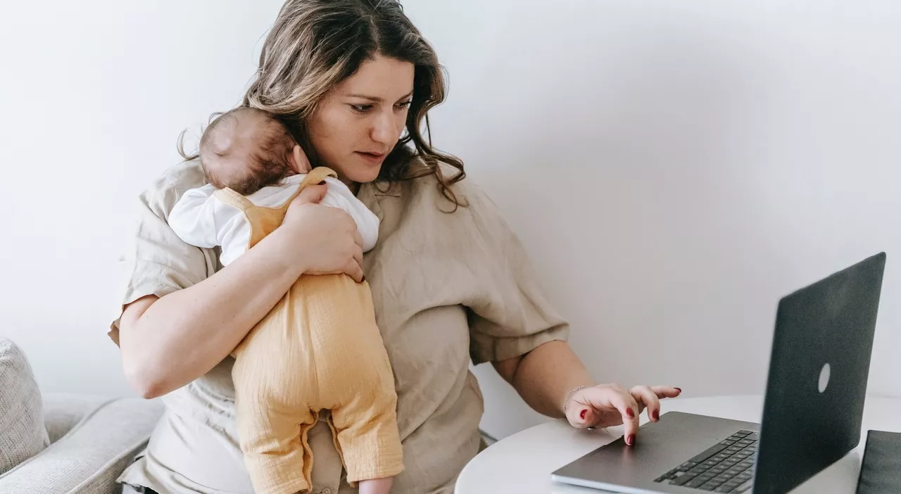 Bonus mamme, chi può avere lo sgravio contributivo al 100% e quanto si guadagna in busta paga