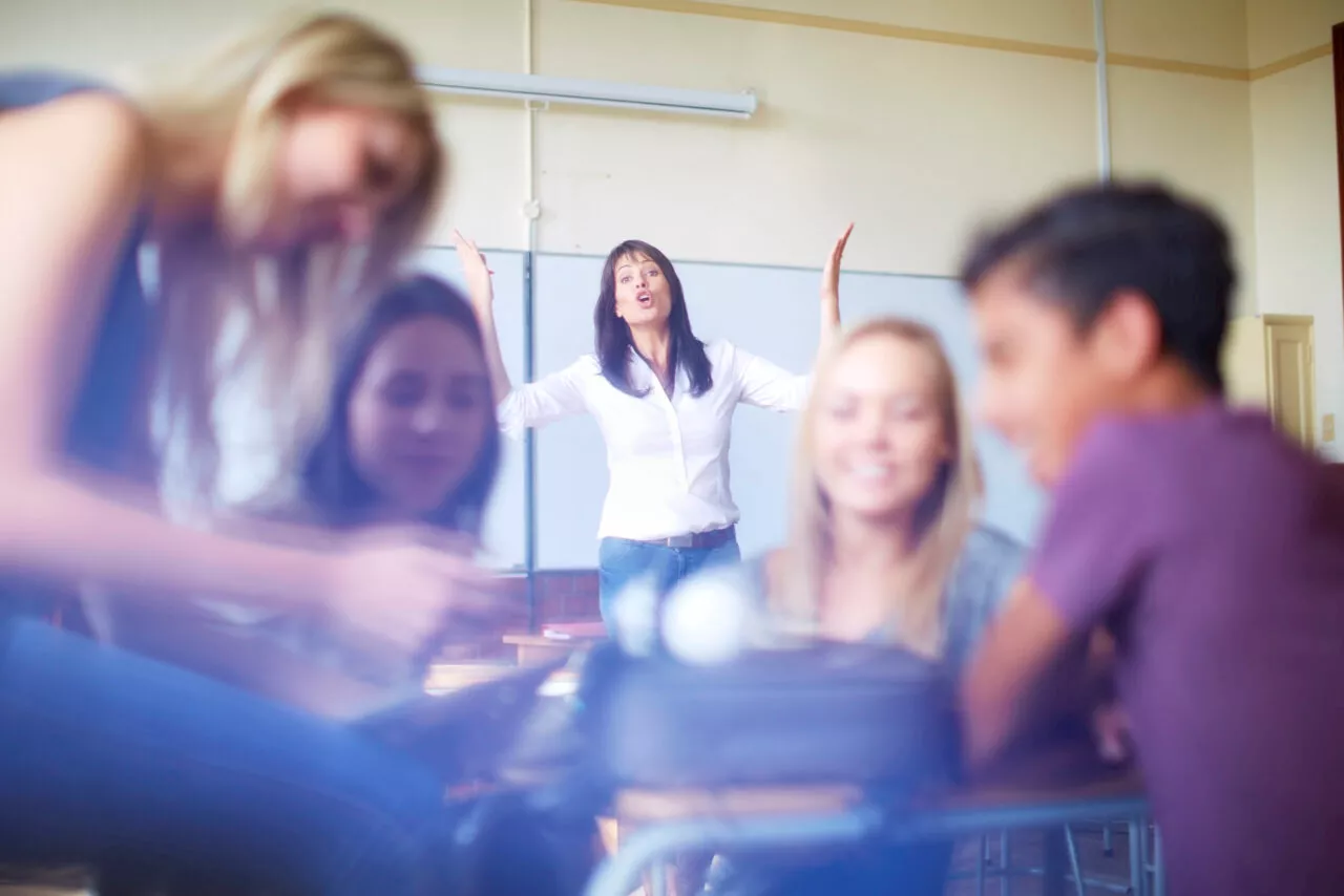 Troppe donne insegnanti, arrivano le quote blu ed è polemica