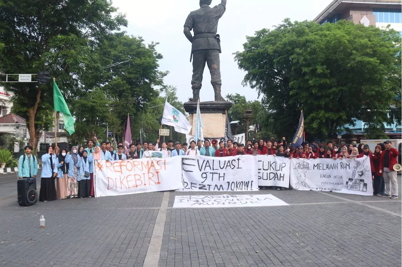 Gelar Aksi, Mahasiswa Solo Raya Soroti 9 Tahun Kinerja Presiden Jokowi, Singgung Politik Dinasti