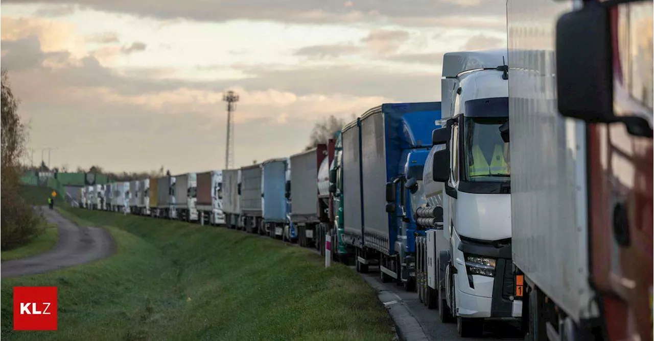 Protest gegen „unfairen Wettbewerb“:Polnische Lkw-Fahrer blockieren Grenze zur Ukraine