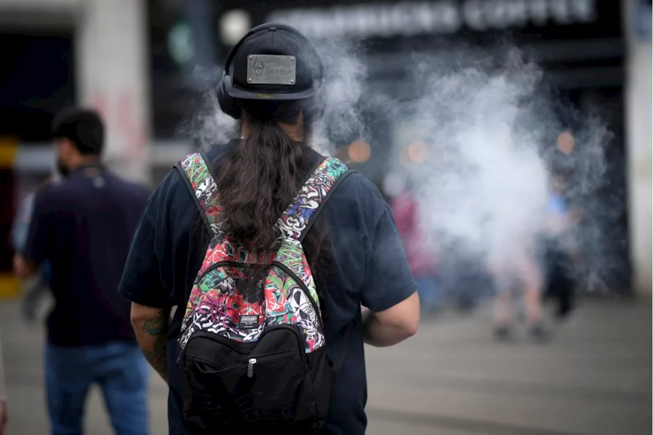 E-cigarette rates drop for high schoolers, but tobacco use jumps for middle schoolers, study shows