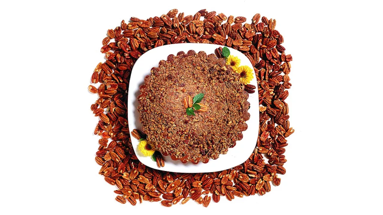 Recipe: Spiced Brown Sugar-Pecan Coffee Cake is a sweet indulgence for the holidays