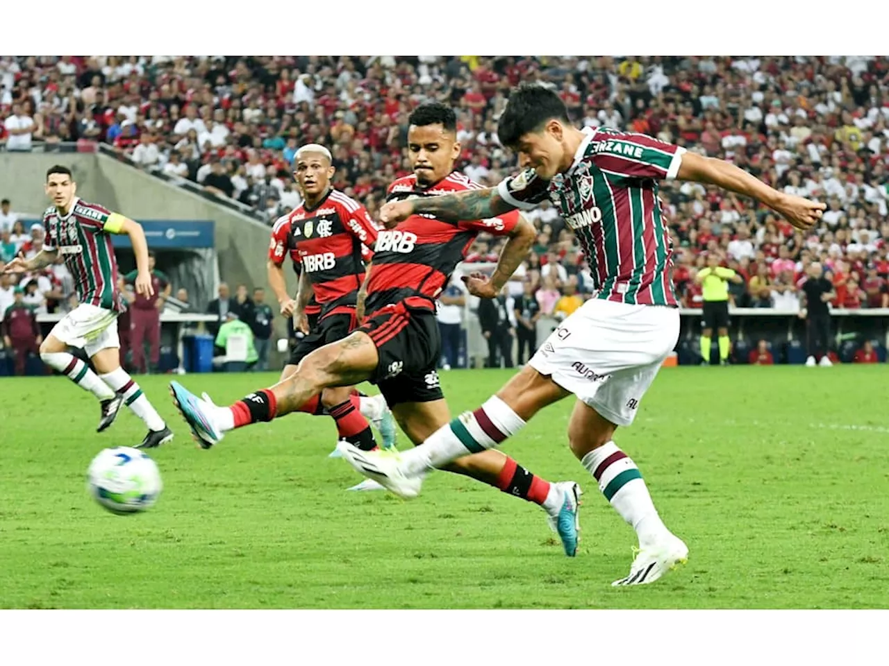 Enem aborda questão sobre cântico de torcedores do Fluminense ao Flamengo