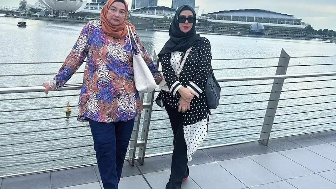 Tampilan Sederhana Ibu Jeje Govinda yang Awet Muda, Liburang Bareng Besan Jadi Sorotan