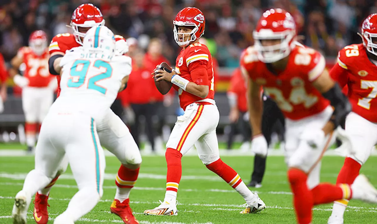 ¡Jefes de la AFC! Chiefs superaron a Dolphins 21-14, con un brillante Mahomes