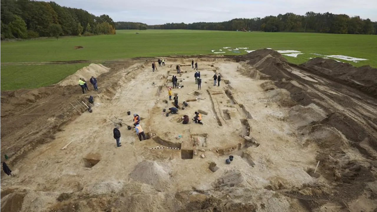 Archäologie: Bronzezeitliche Halle in Brandenburg entdeckt – „dicker, spektakulärer Fund“