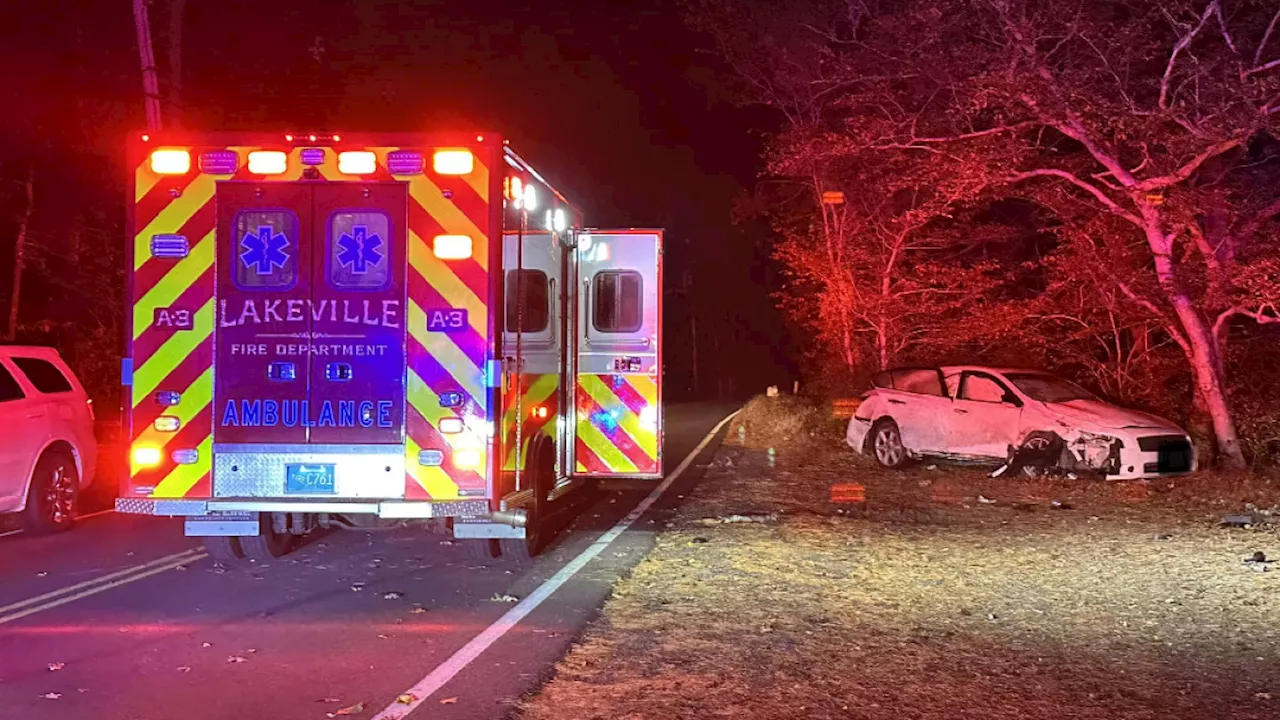 1 person injured in crash near Lakeville's cranberry bogs