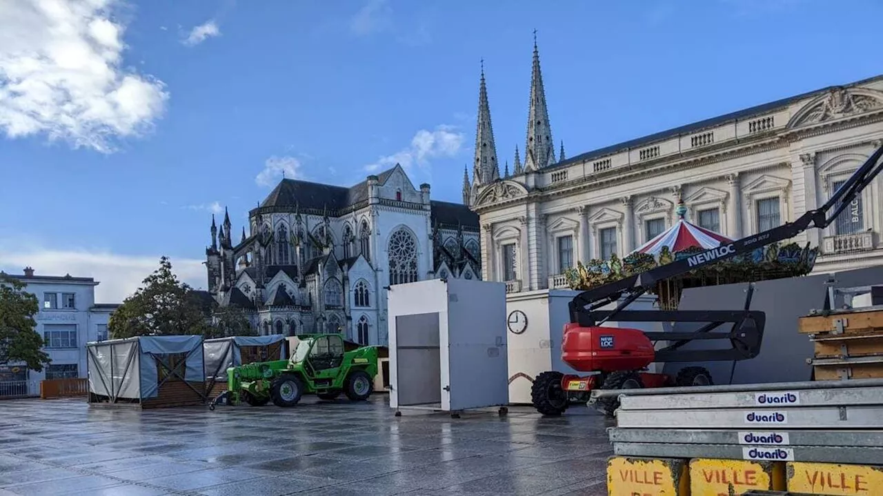 Cholet. Le marché de Noël se prépare, place Travot