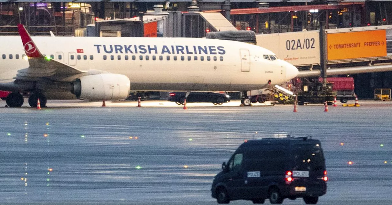 Hombre que irrumpió en aeropuerto de Hamburgo usó auto alquilado y no tenía permiso de armas