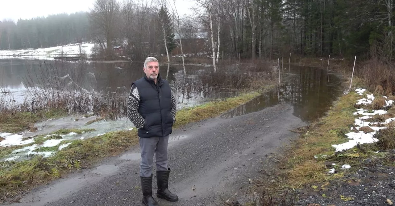 Lars i Härnösand är isolerad i sitt hus efter regnovädret