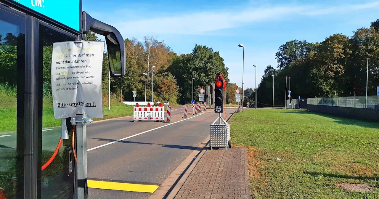 Baustelle auf der L 136 zwischen Völklingen und Püttlingen etwas länger als geplant