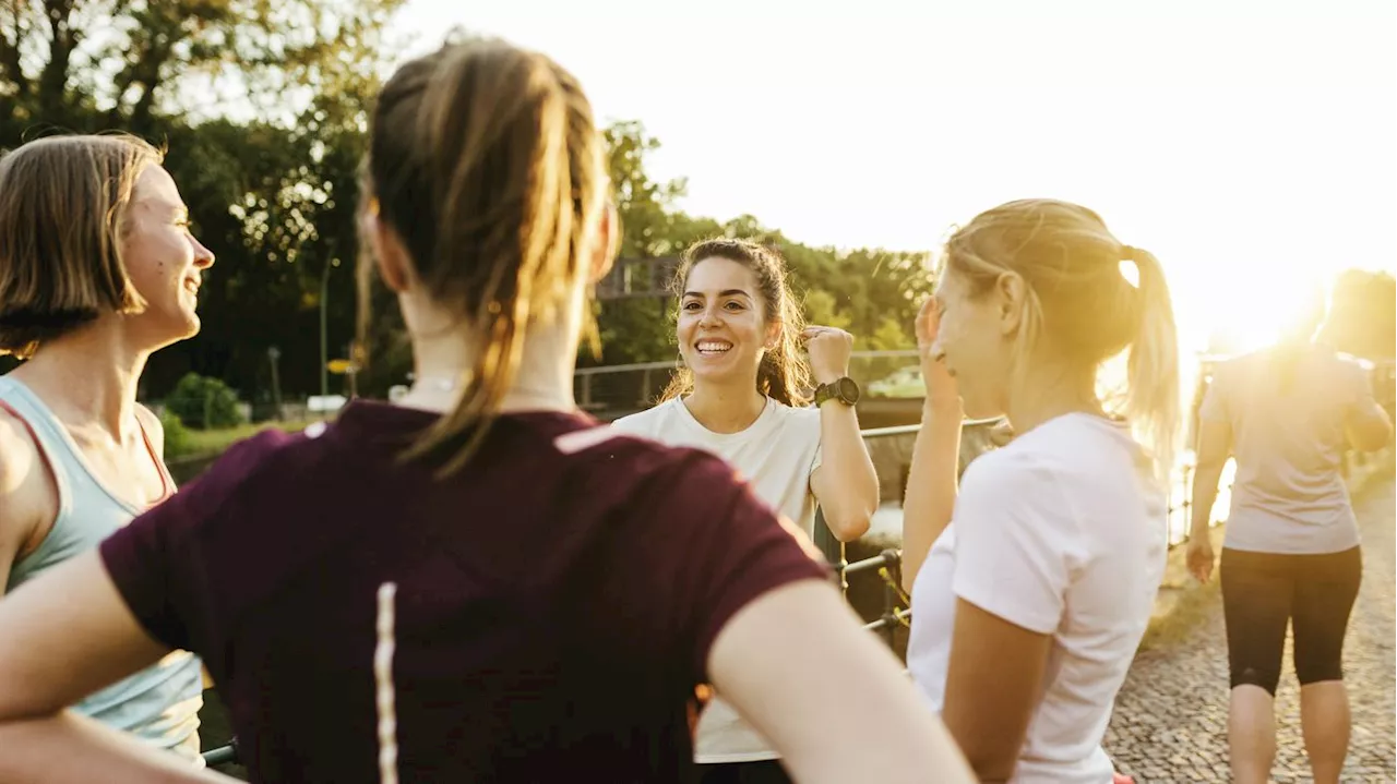 Mehr als ein Trend: Der „Hot Girls Walk“ verbindet junge Frauen in Berlin