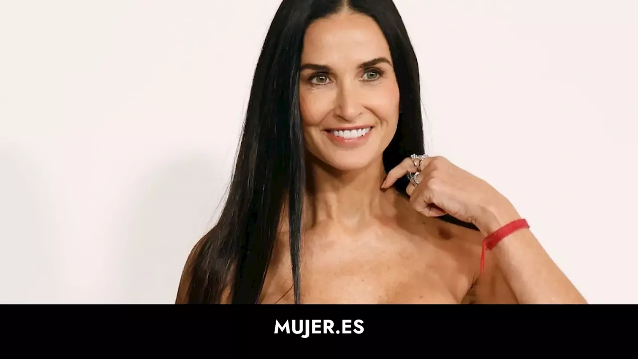 Demi Moore impacta, a sus 60 años, con un vestido hecho con miles de lentejuelas que tiene clon en Zara