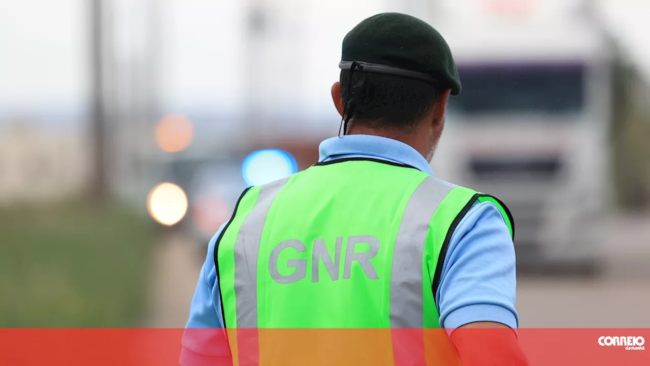 Dois feridos em colisão entre dois carros em Oliveira de Azeméis