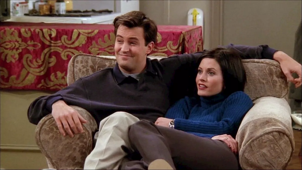 Friends, Matthew Perry non ha permesso che Chandler tradisse Monica: 'I fan non lo avrebbero mai perdonato'