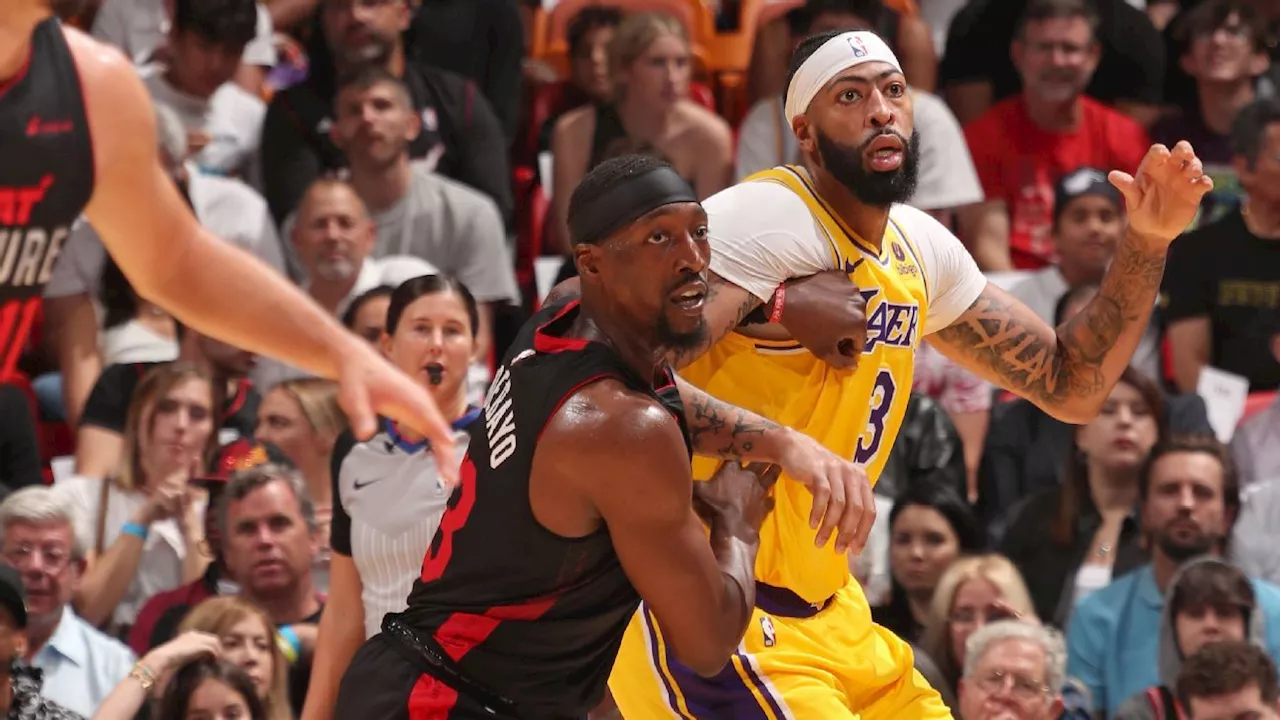 Lakers' Anthony Davis hampered by hip spasms in loss to Heat