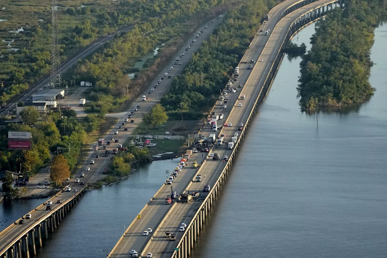 Super fog blankets New Orleans again, as damp fires and smoke close interstate after deadly crash