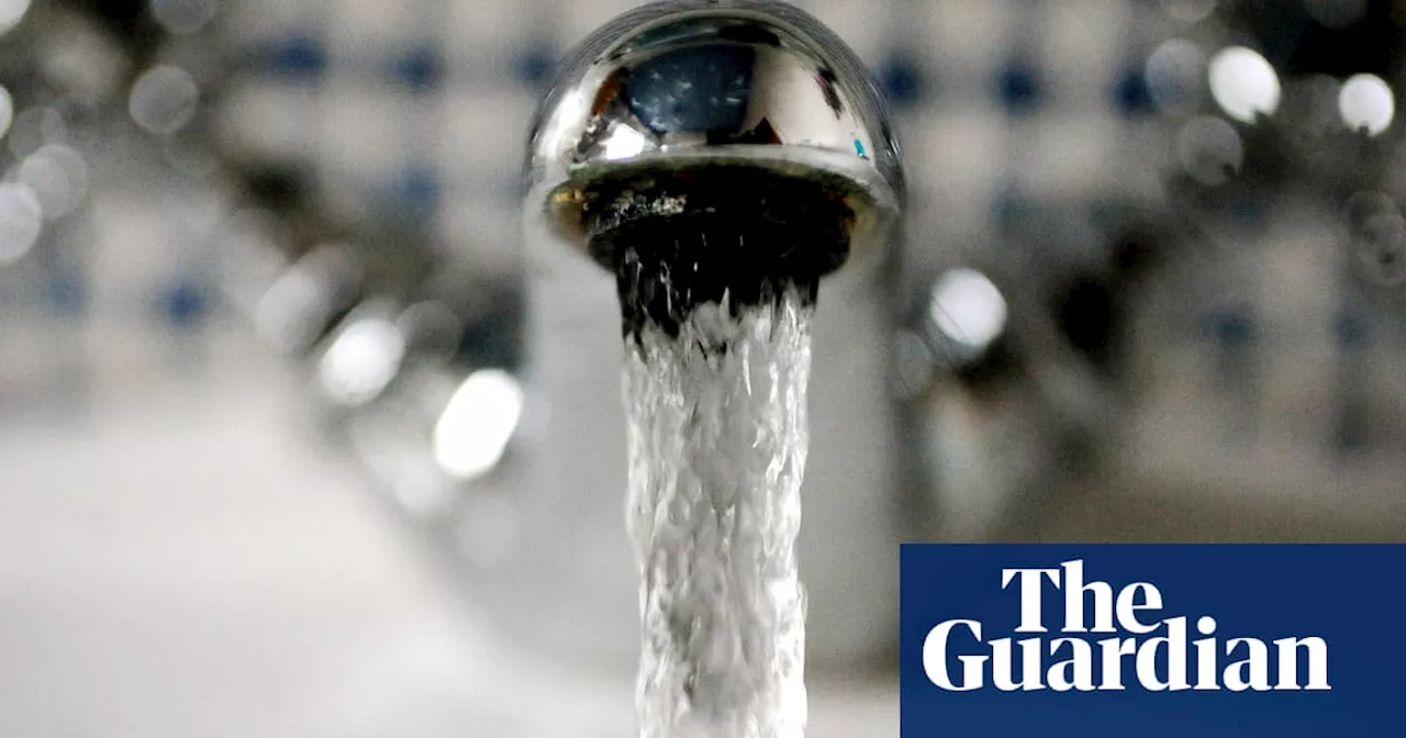 NSW households urged to reduce water use before state dips into drought