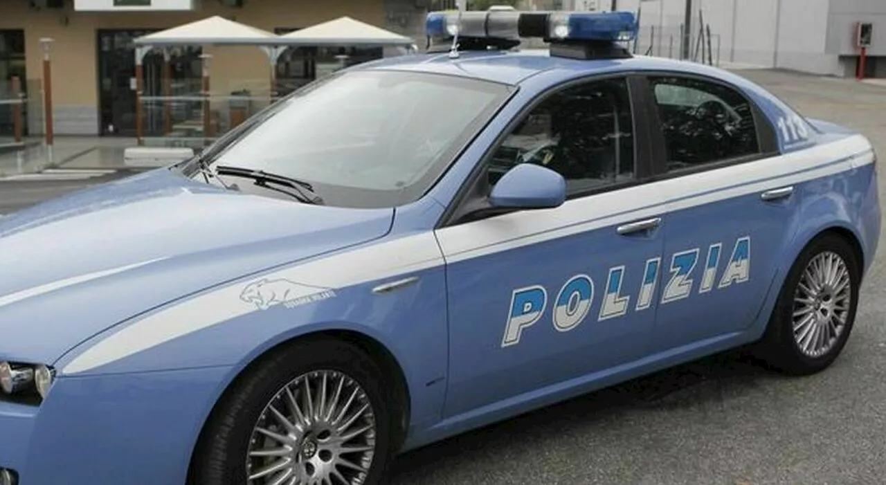 Litigano per una coperta, moglie accoltella il marito: la donna arrestata per tentato omicidio