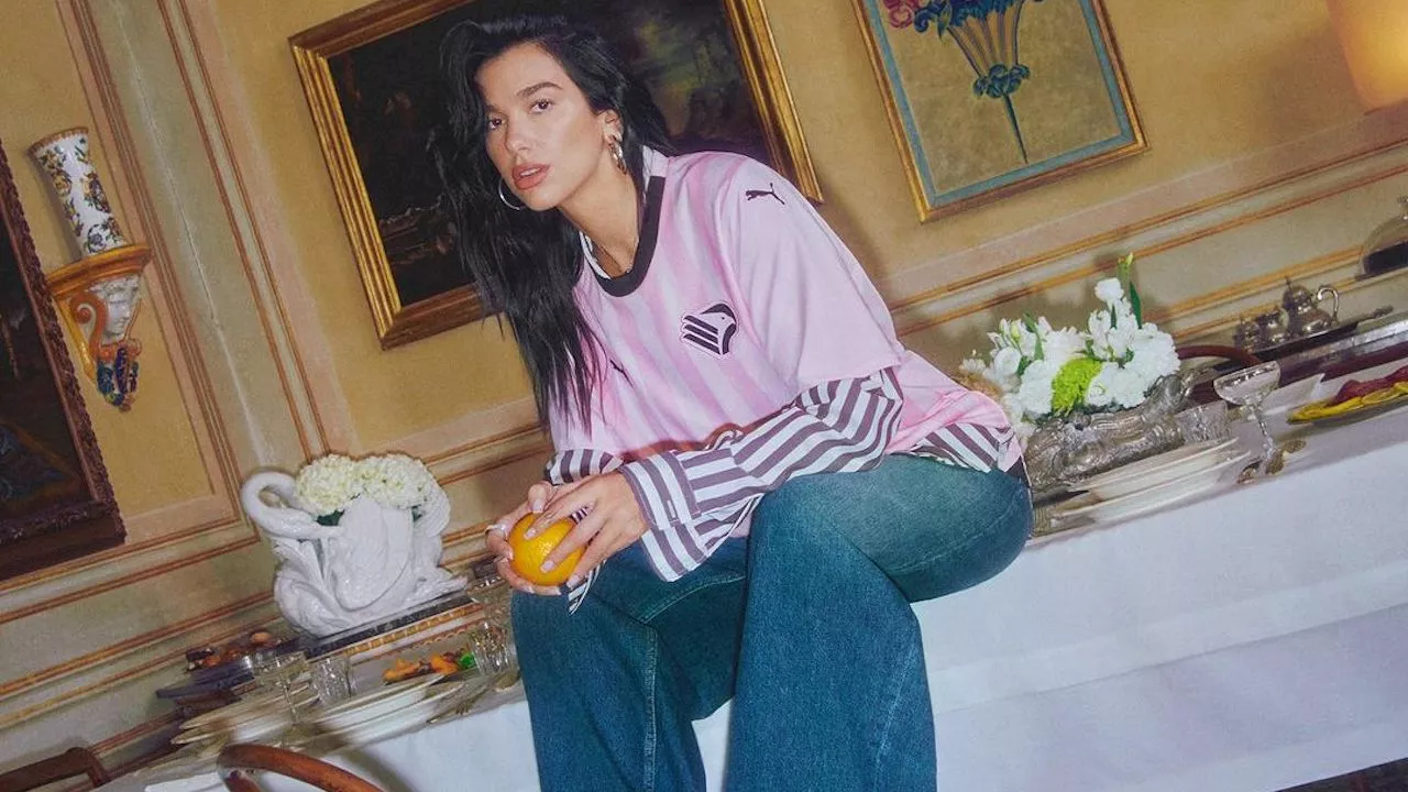 Dua Lipa e la fotografia (già virale) con la maglia del Palermo