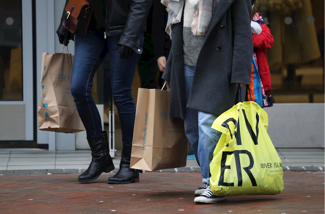 Fears of rising energy bills and a costly Christmas lead consumers to cut back