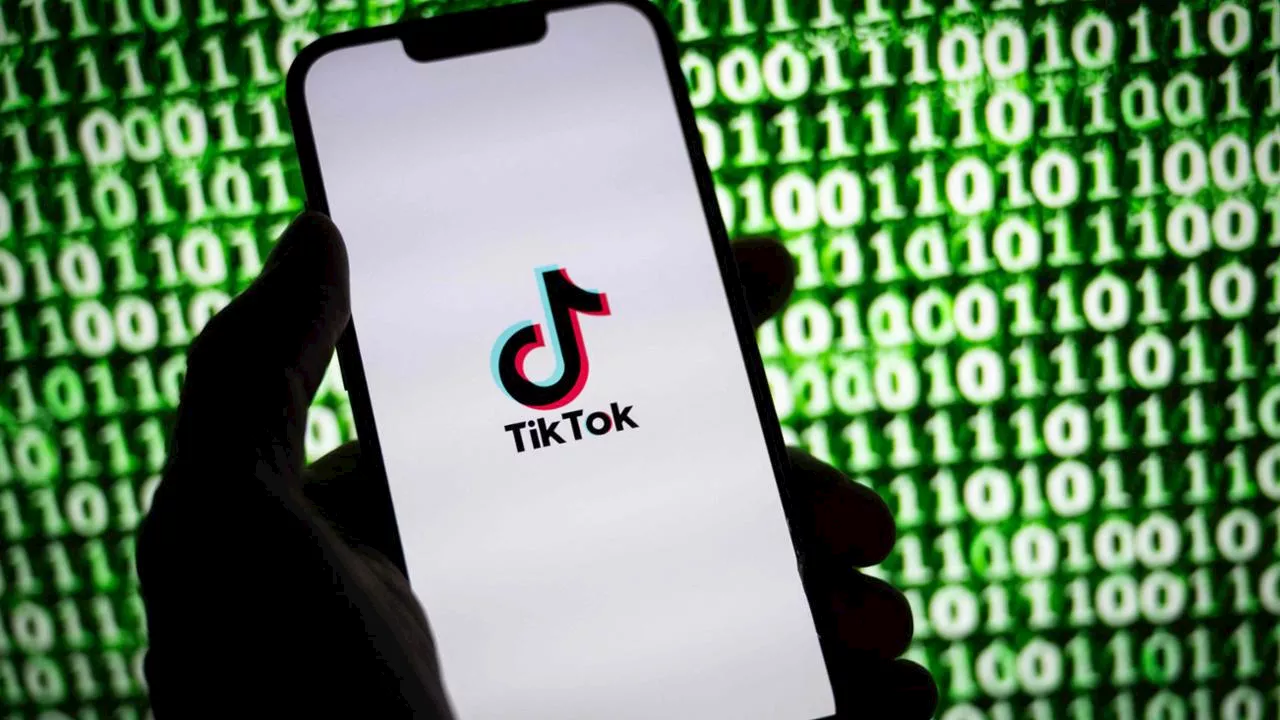 Tragedia di TikTok in Pakistan: muoiono due fratelli. Il maggiore spara per errore al minore e poi si suicida