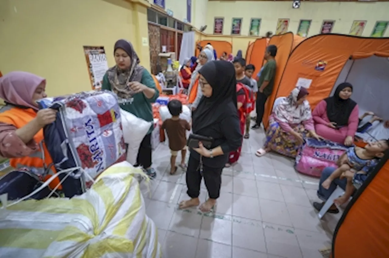 Number of flood evacuees continues to rise in Perak, Selangor