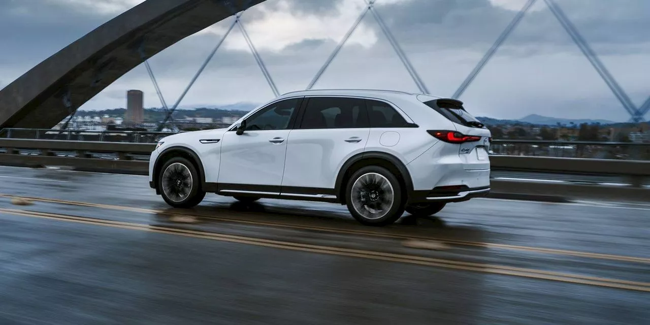 We compare the 2024 Mazda CX-90 PHEV and the Toyota Grand Highlander Hybrid