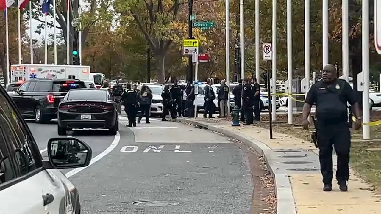 Man with gun arrested near US Senate office buildings