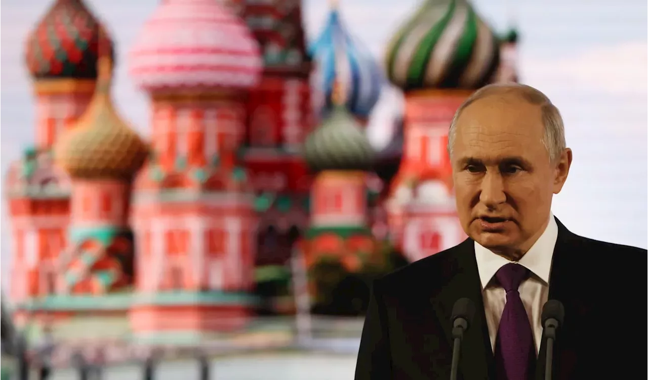 Putin looks set to run for president in 2024 — and there's no one who