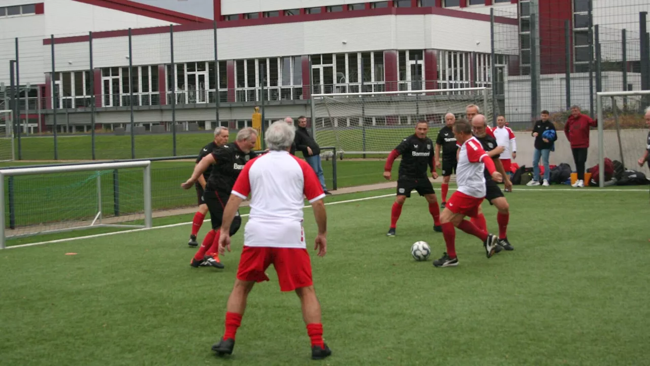 Zwei Berndorfer als „gehende“ Fußballer