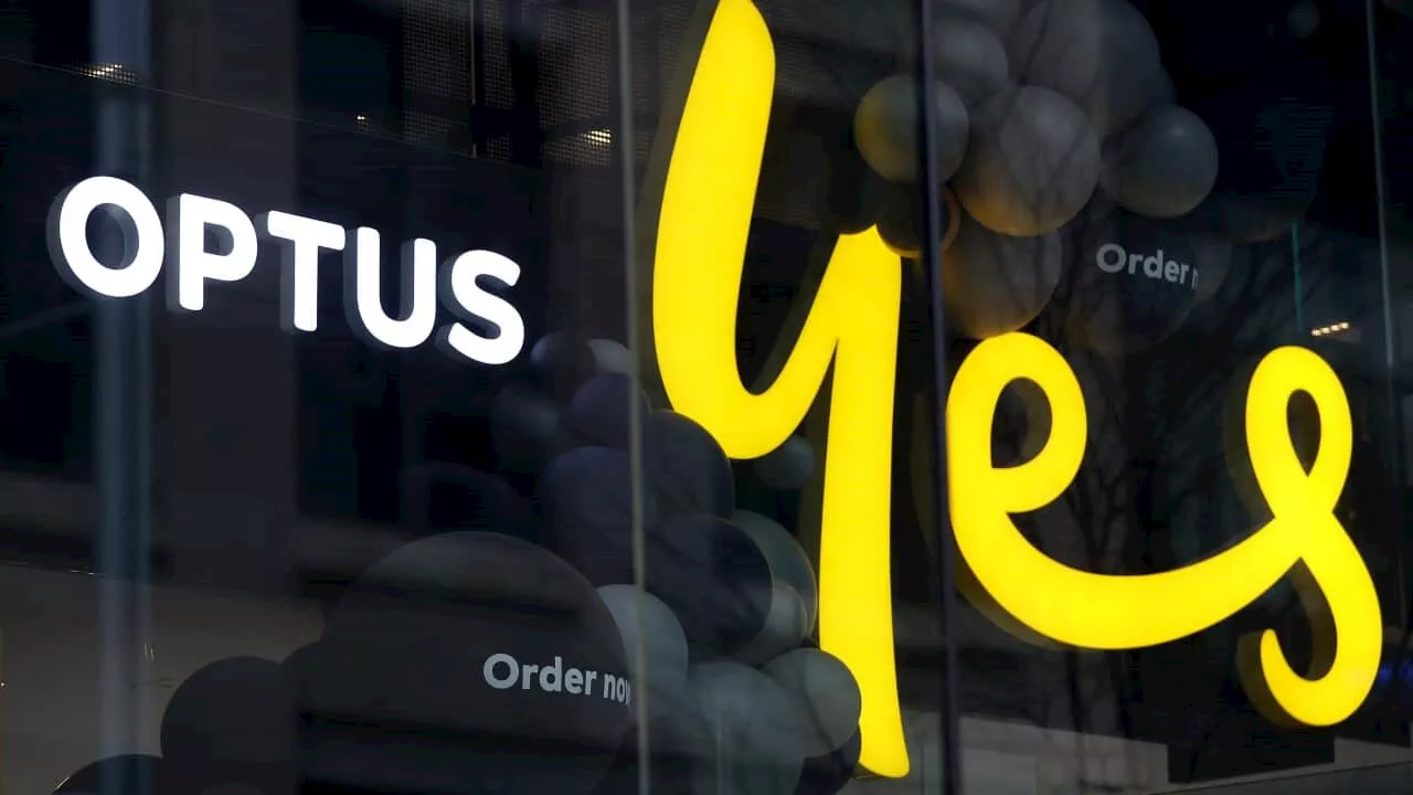 Millions of Australians without mobile or internet service as Optus experiences outage