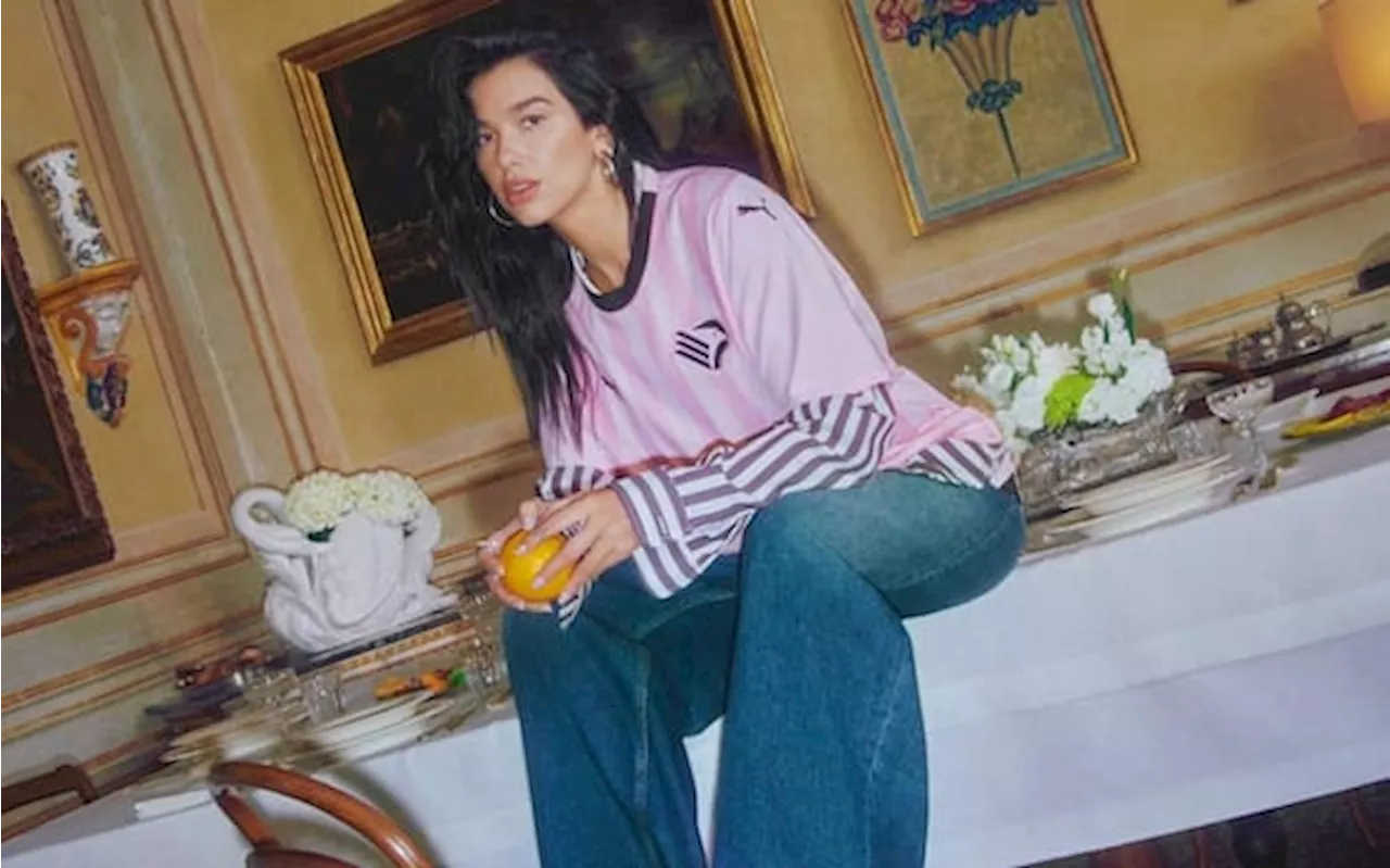 Dua Lipa con la maglia del Palermo, i tifosi impazziscono