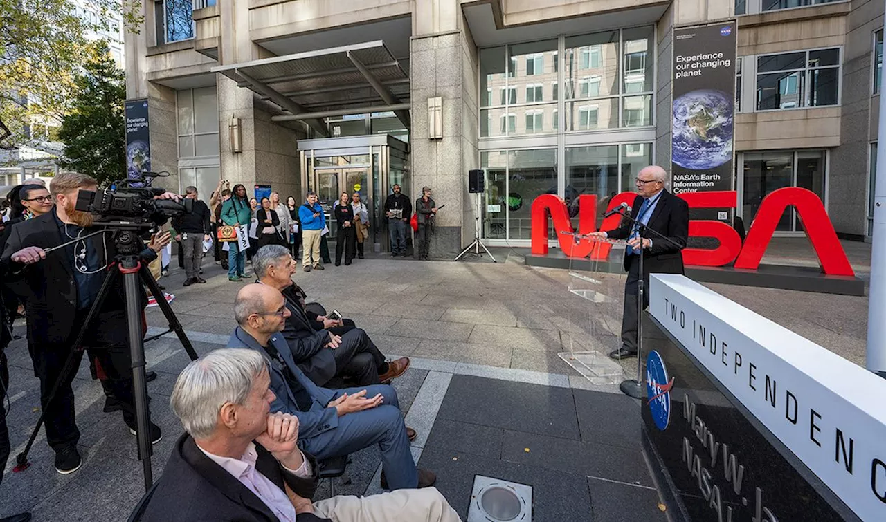 NASA dedicates giant 'worm,' honors logo designer Richard Danne