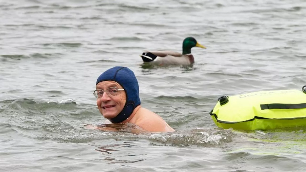 Wigald Boning badet: Das seltsame Treiben des Komikers