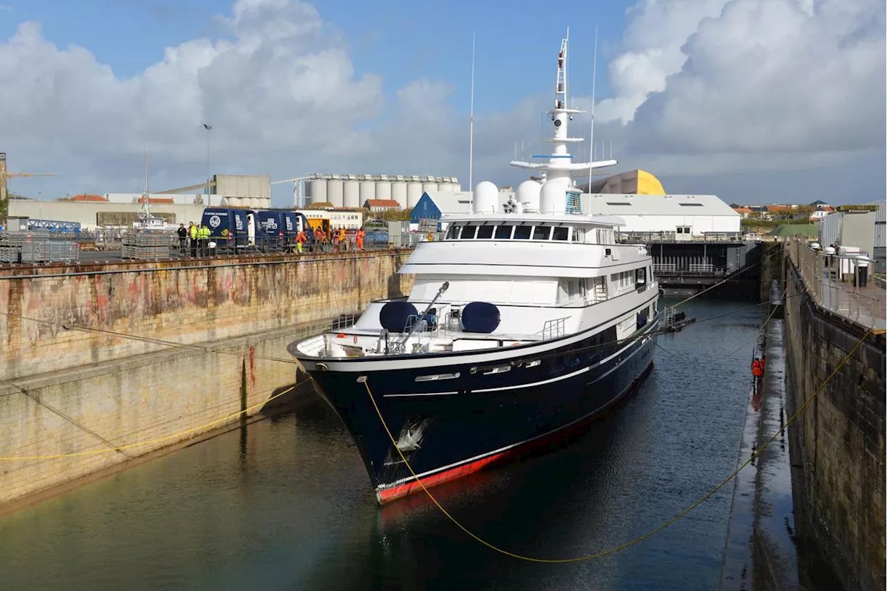 La Rochelle : un yacht de 63 mètres mis au sec au Grand Port maritime